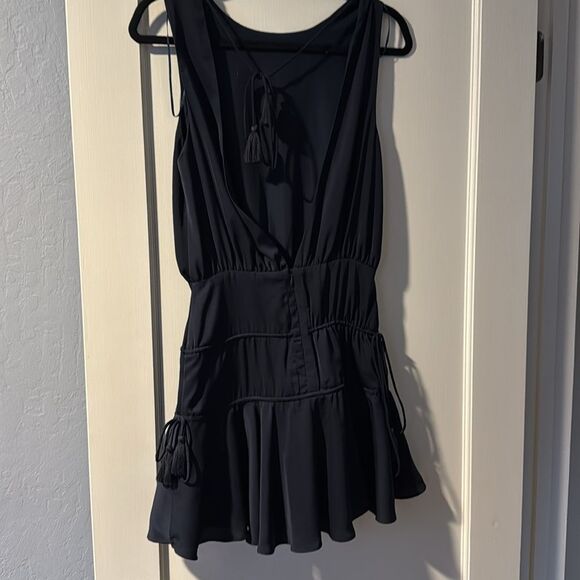 Finders Keepers Stevie Tiered Open Back Mini Dress Size XS - Picture 8 of 10
